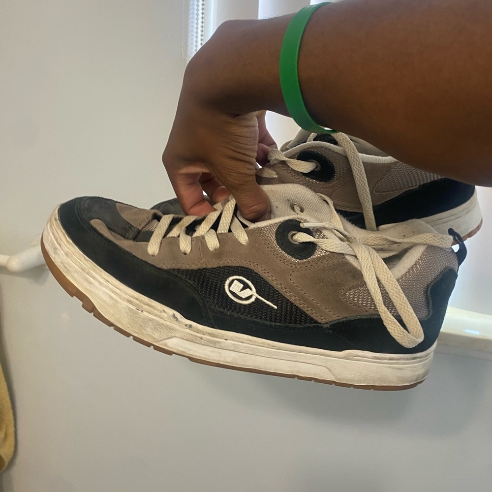 Size 11 skate shoes vans